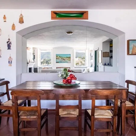 Апартаменты La Casa Sul Porto By Portofinohomes Санта-Маргерита-Лигуре